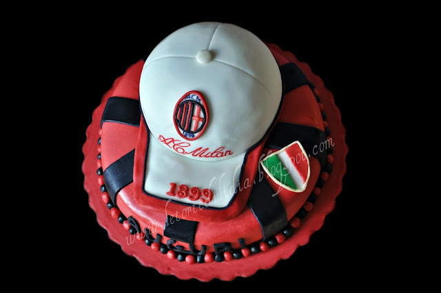 Buon compleanno a... - Pagina 21 Torta+Milan;+Milan+cake;+Cake+football+(1)
