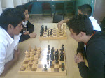 Alumnos Jugando Ajedrez