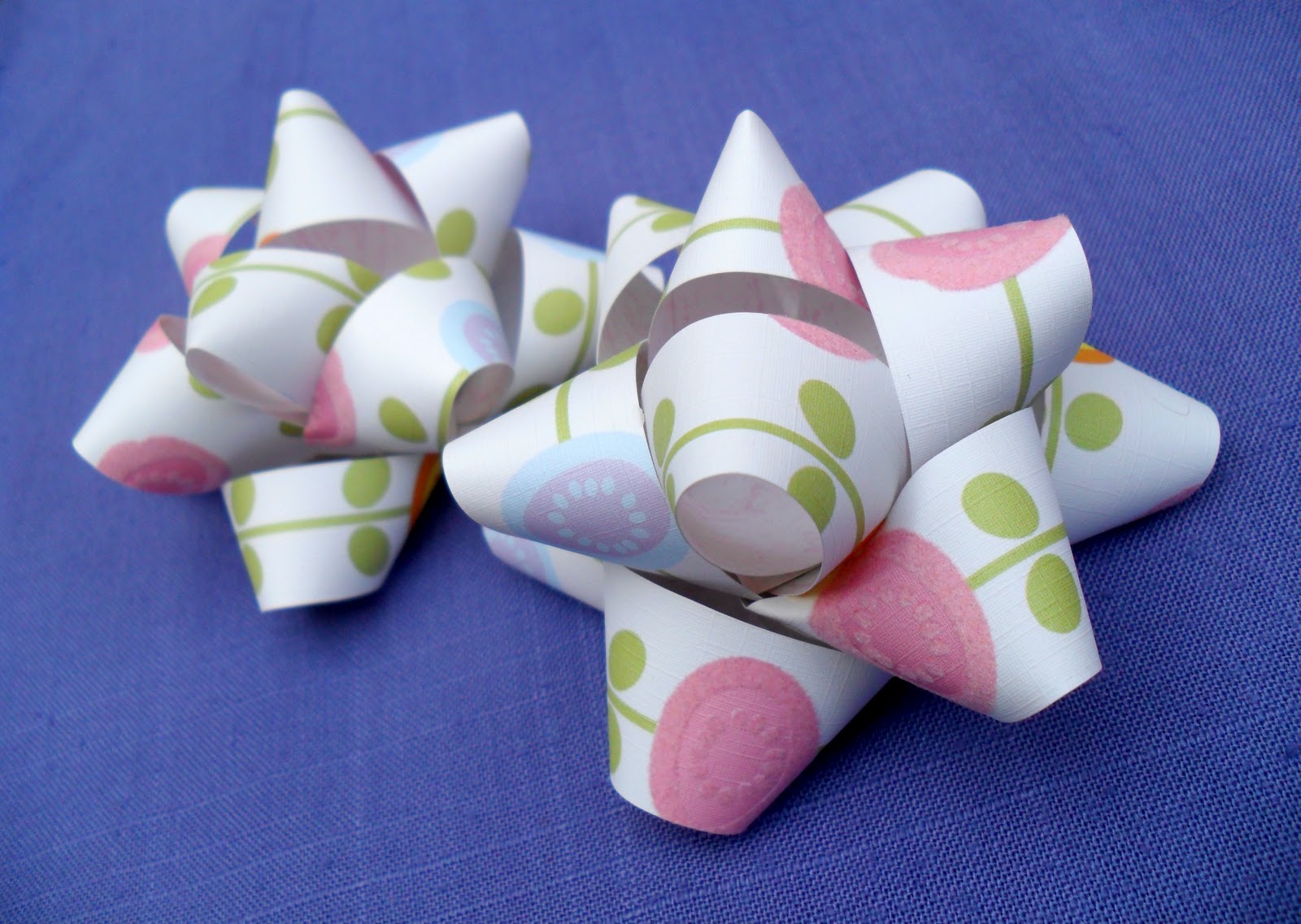 Fun with the Fullwoods DIY Gift Bows