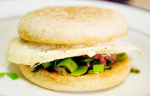 Leek fried egg sandwich