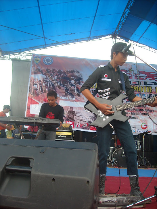 gitaris simanis jembatan ciroyom