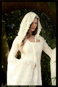 Robe de mariée médiévale fantasy en dentelle : Dame Blanche (robe de mari elfique dame blanche )