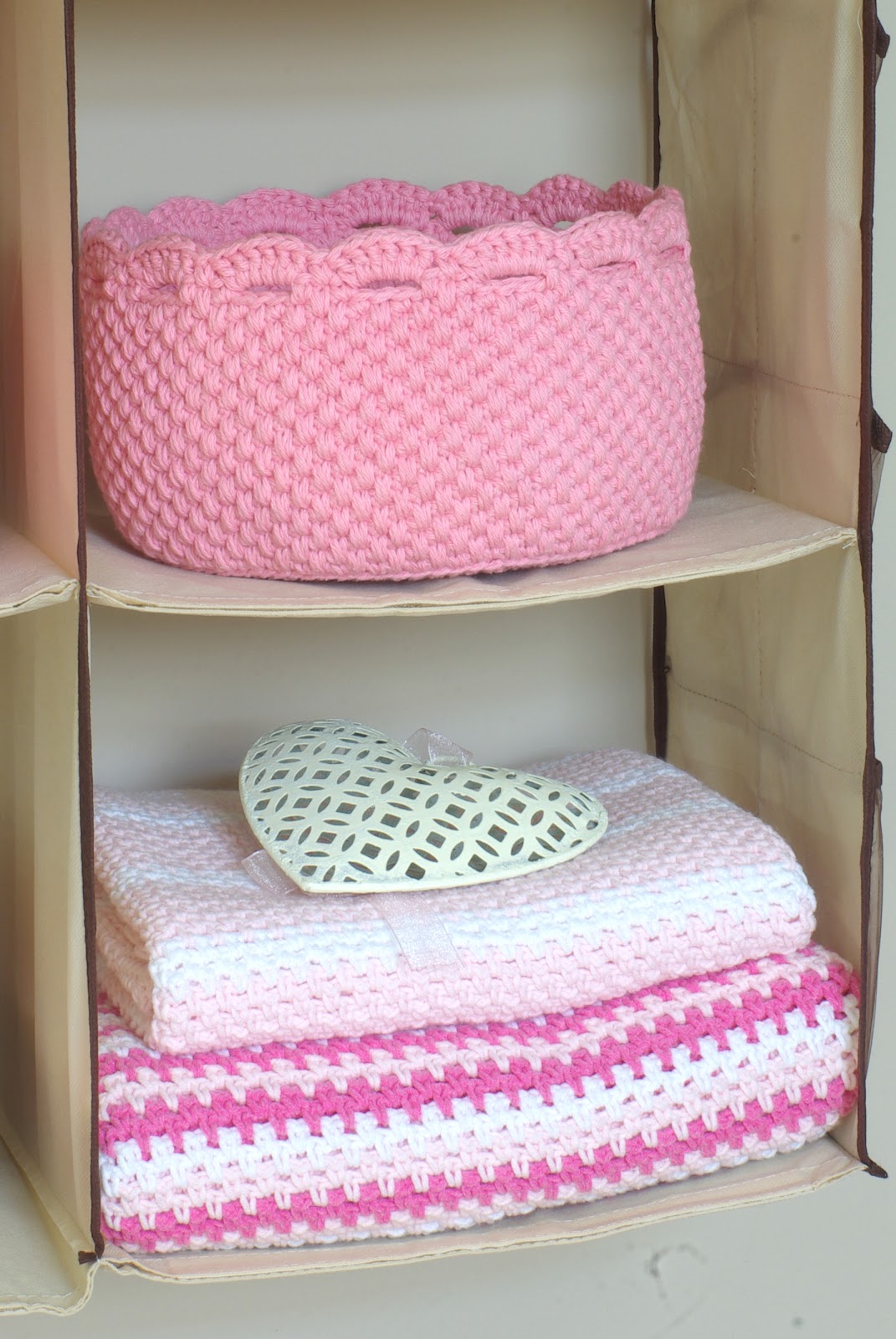 ...Handy Crafter... Pink Baskets and Teddybears