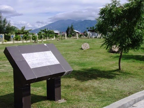 Monumen Tsunami Aceh Kuburan Massal