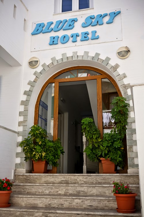 Naxos’ Hotel Blue Sky ANG KALADKARIN