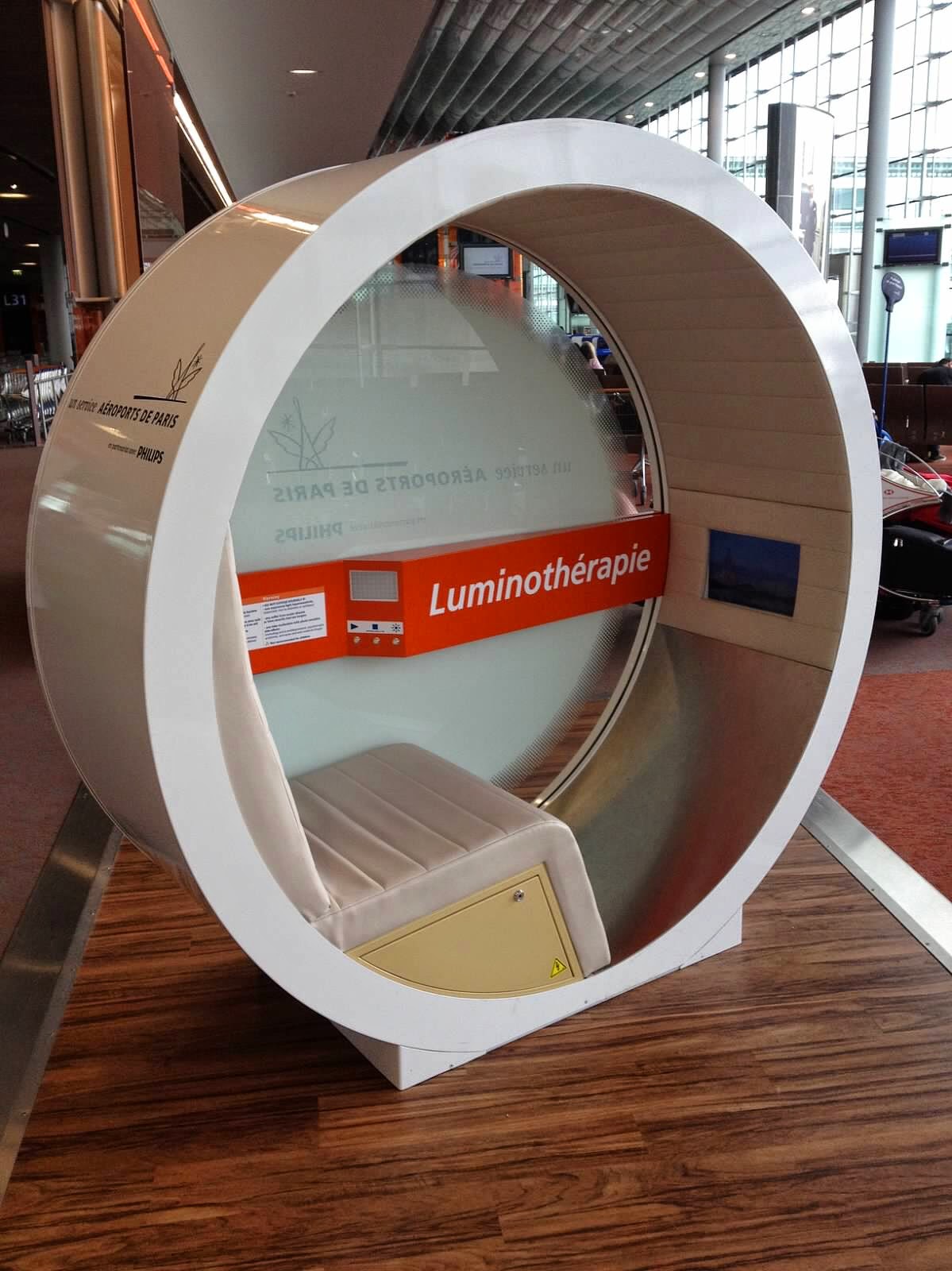 Luminotherapie-Charles-De-Gaulle-Airport-Paris