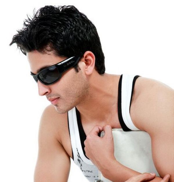 Dheeraj Dhoopar (Shikhar Jadeja-Zindagi Kahe Smile Please) photoshoot