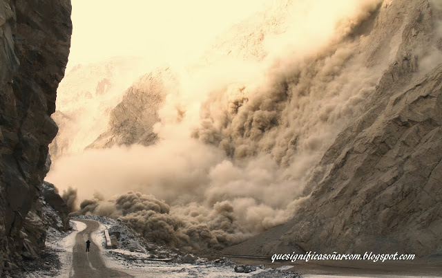 QUE SIGNIFICA SOÑAR CON AVALANCHA - HUAICO que significa soñar con avalancha - huaico -derrumbe
