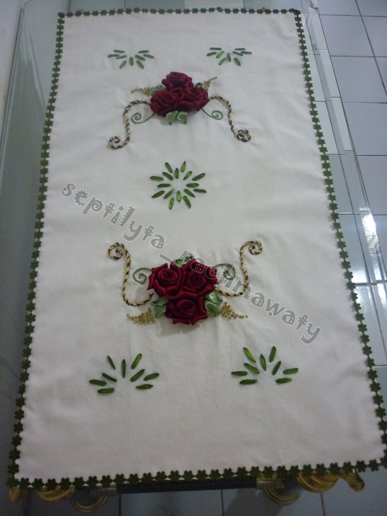 Sulam Pita Cantik Taplak Meja