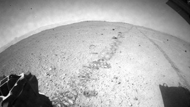 Robot Curiosity Mengabadikan Gambar UFO di Mars