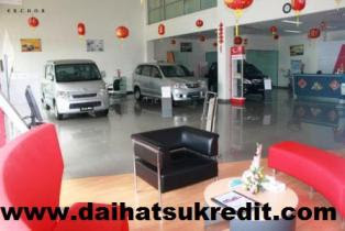 SHOW ROOM MOBIL DAIHATSU BARU