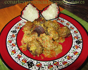 Albóndigas con curry y leche de coco (vegetarianas)