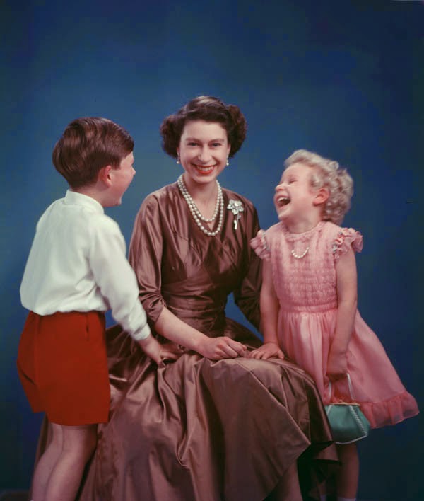 Check Out What Elizabeth II  Looked Like  in 1954 