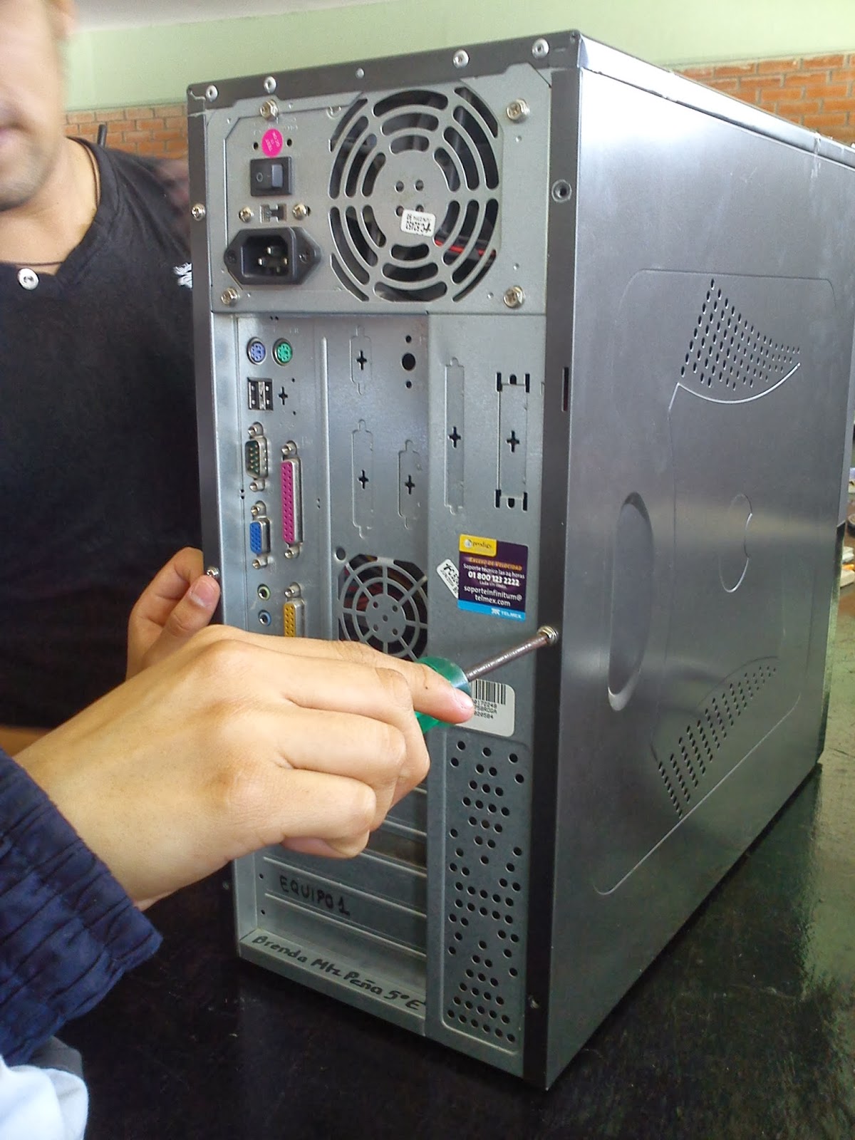 Ensamble y configuración Equipo1 grupo E: Limpieza de gabinete