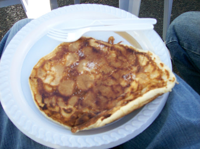 Hot-pancakes-with-honey