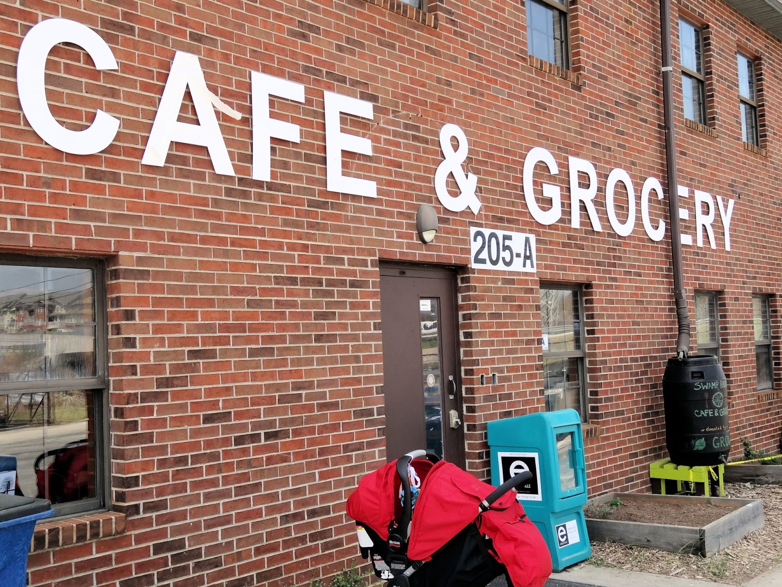 Femme au foyer: Swamp Rabbit Cafe and Grocery
