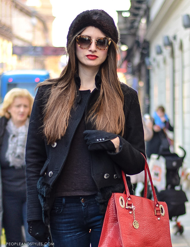 How to wear cossack hat and red lipstick, photo peopleandstyles.com