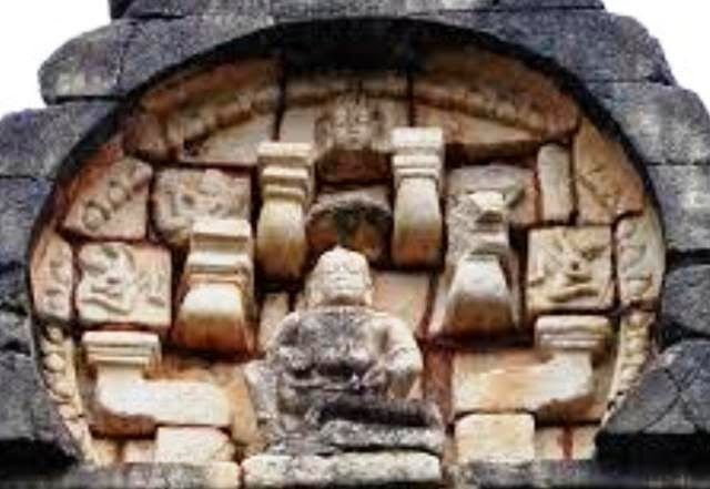 நாலந்த சிலை மண்டபம்  Nalanda Gedige