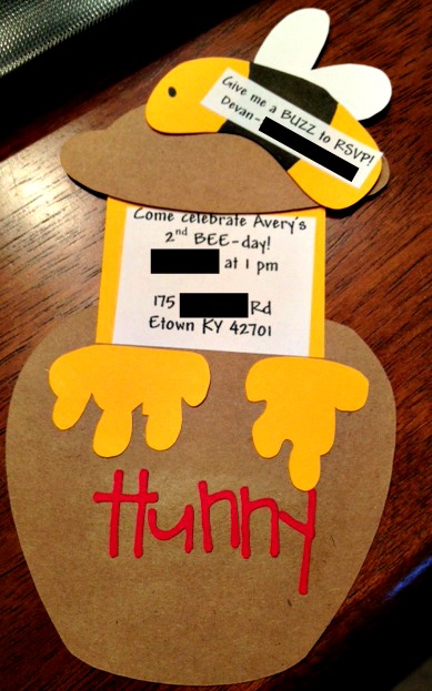 The Super Messy Supermommy: Invitations at last!