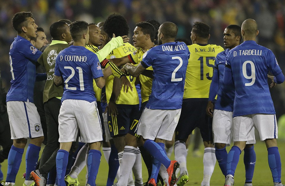 Brasile-Colombia Video: Neymar e Bacca ricevono cartellino rosso a partita finita