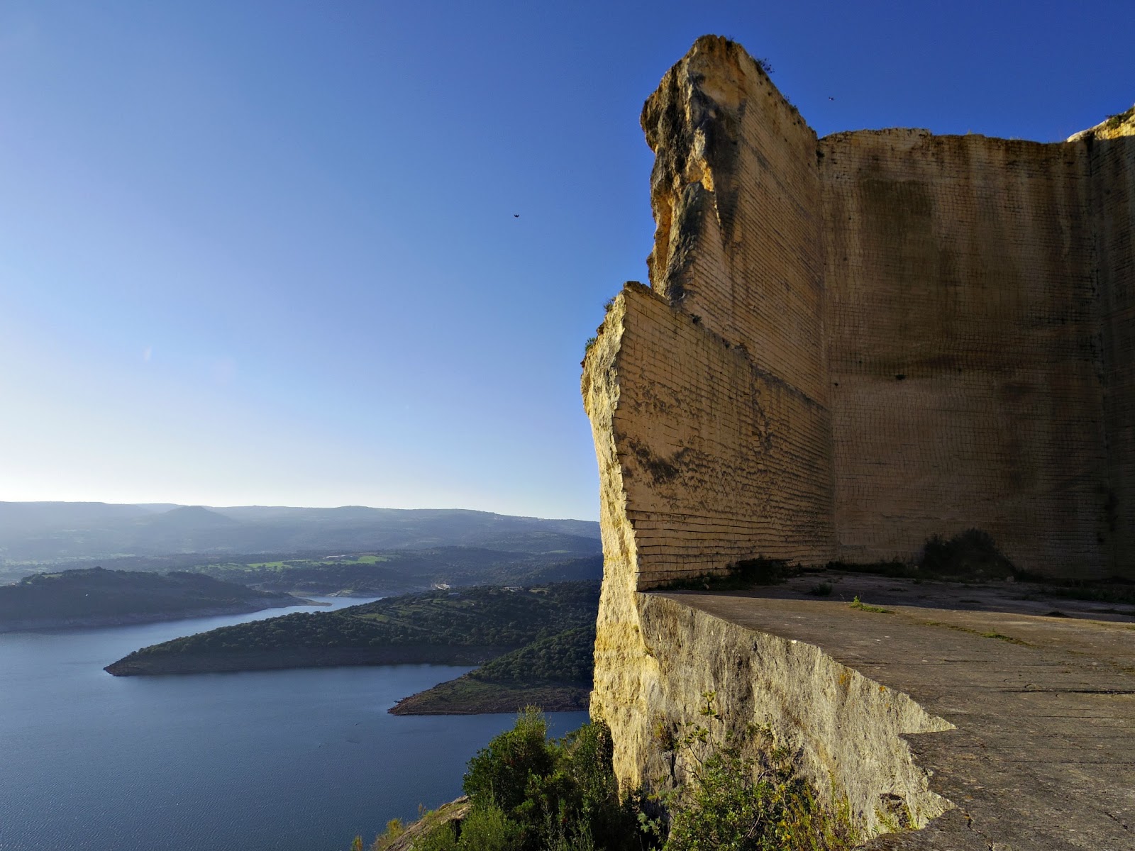 Monteleone Rocca Doria, Sardegna IL MONDO CAPOVOLTO