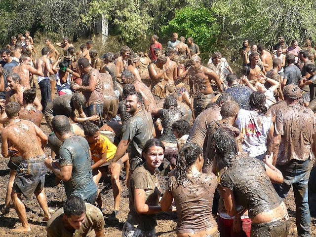 Festa des Vermar celebration includes traditional grape-treading, parades, wine tasting and a seriously messy grape battle that looks like loads of fun! Photo: MellorcaQuality.com. Unauthorized use is prohibited.