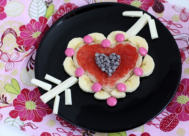 Fun Kid Snacks with Bananas: butter with a side of bread
