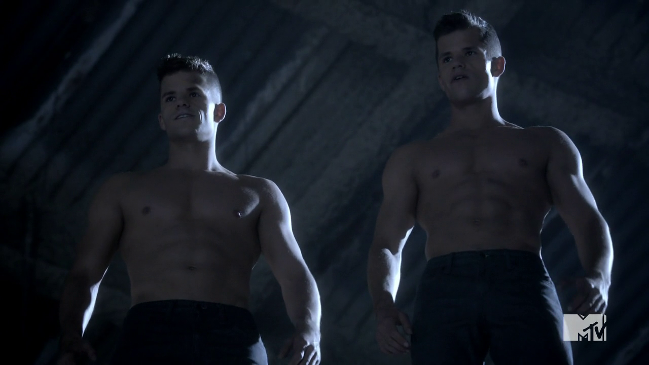 Teen_Wolf_Season_3_Episode_5_Frayed_Charlie_Carver_Max_Carver_The_Alpha_Twins_arrive.png