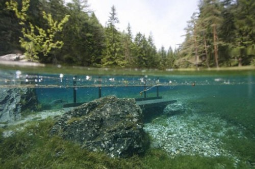 Kỳ lạ công viên cứ vào mùa hè lại biến thành hồ nước
