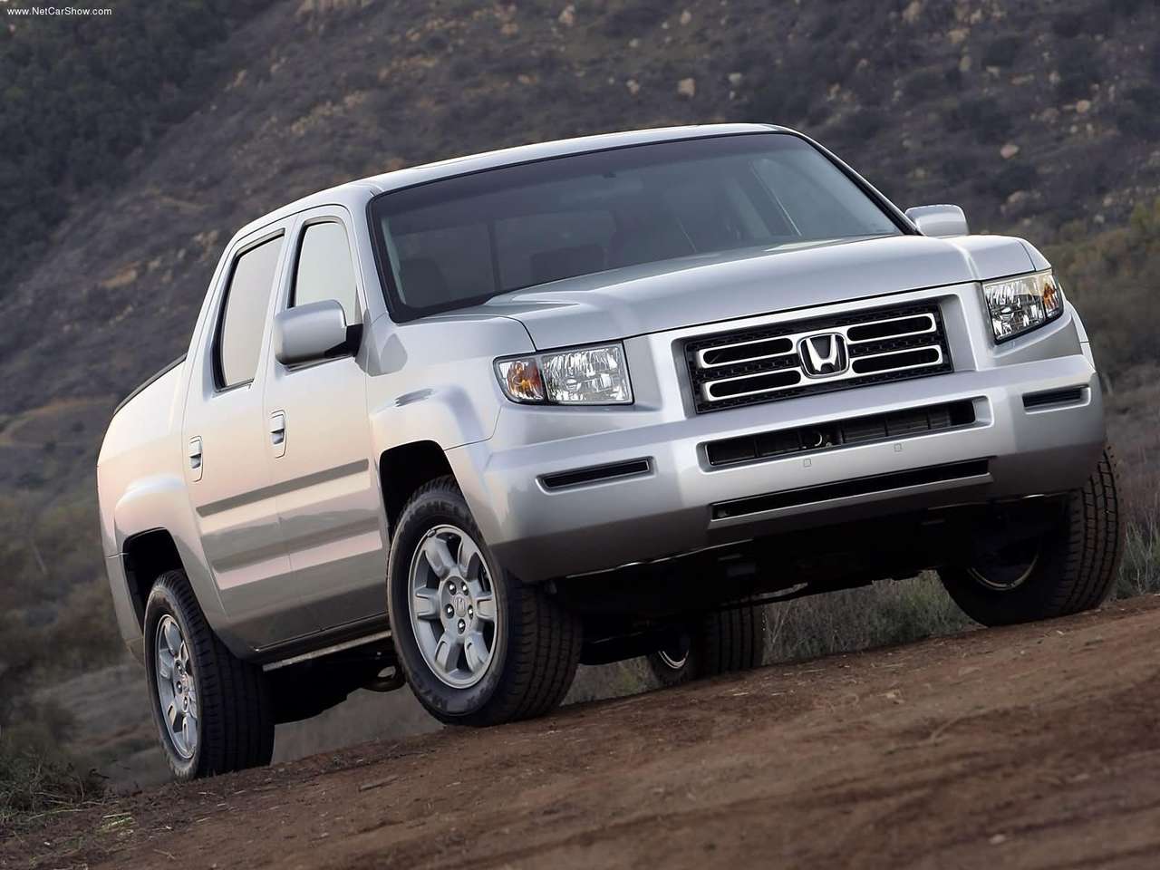 http://2.bp.blogspot.com/-NS-v7bwIfvk/TZl2OH2SuvI/AAAAAAAAFZY/YwNUWPWZ_rE/s1600/Honda-Ridgeline_RTL_2006_1280x960_wallpaper_04.jpg