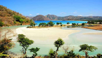 Menikmati Pantai Selong Belanak Lombok Yang Damai Pantai Selong Belanak Lombok