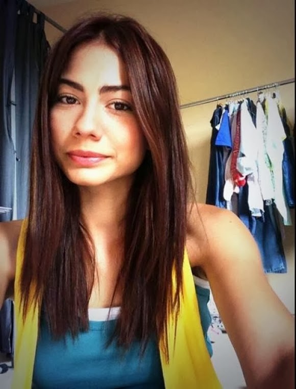 DEMET ÖZDEMİR KİMDİR BİYOGRAFİSİ SANA BİR SIR VERECEĞİM AYLİN