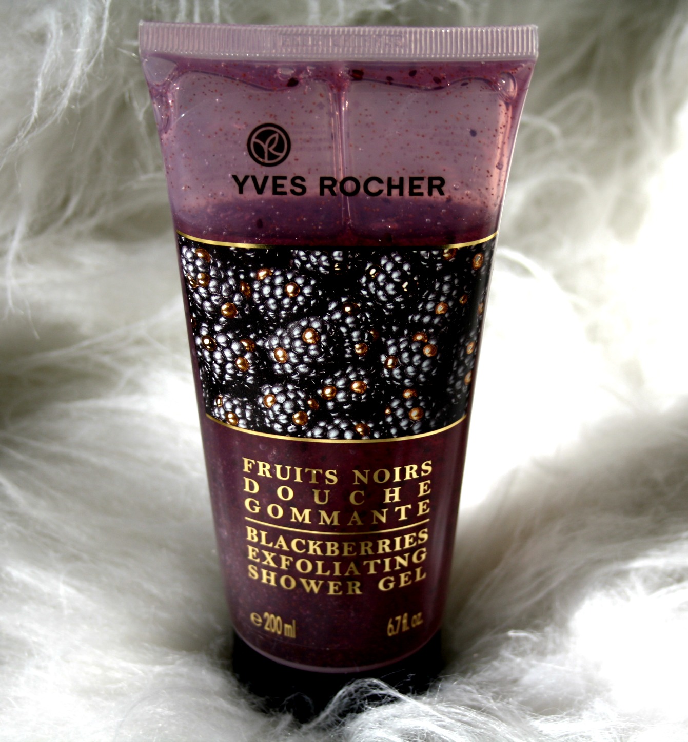 Beautykinguk Blackberries Exfoliating Shower Gel by Yves Rocher
