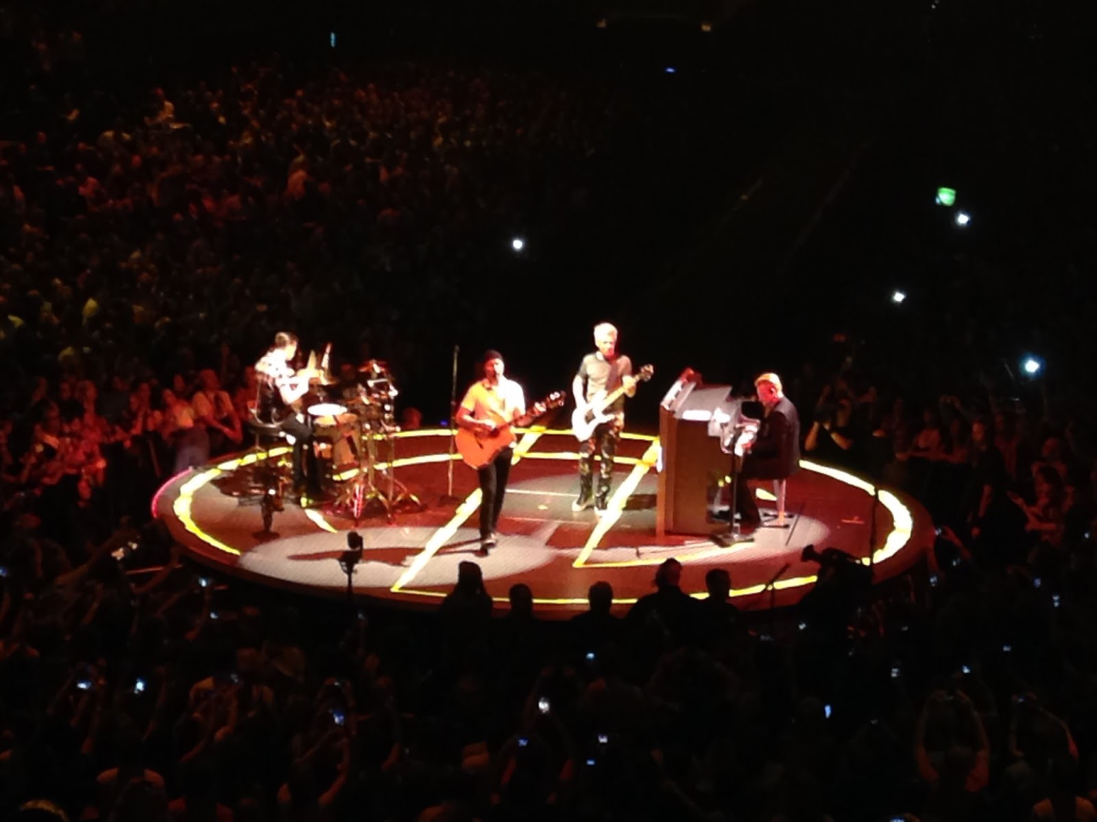 Officially A Yuppie Live Review U2 Madison Square Garden