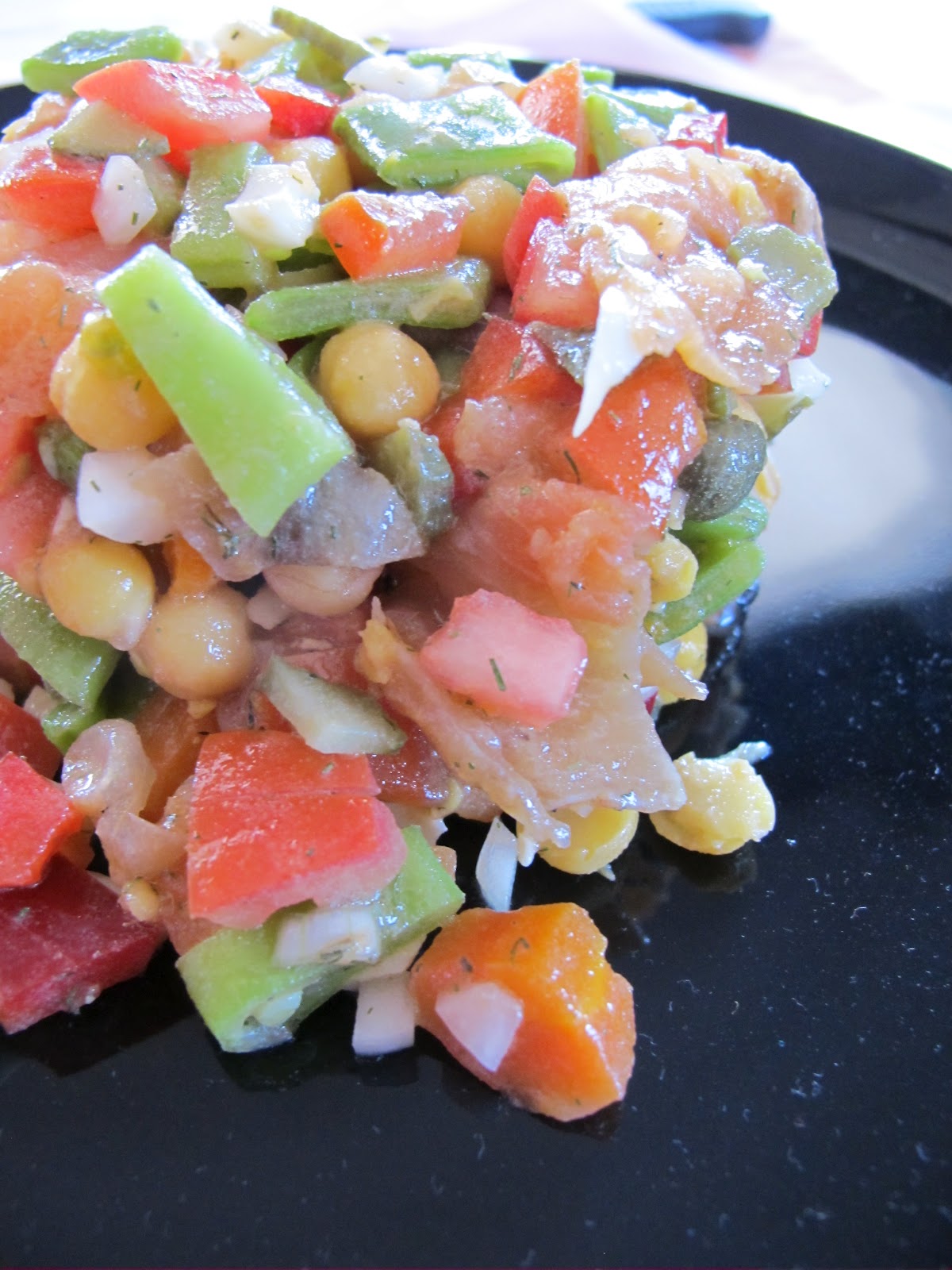 La Gata Curiosa ENSALADA DE GARBANZOS, JUDIAS VERDES Y SALMON AHUMADO