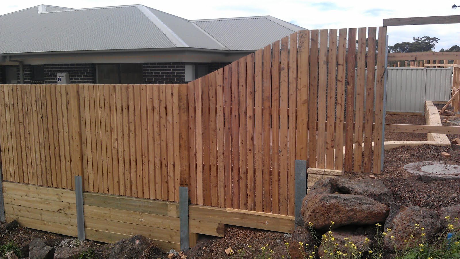 Ironman Fencing Chunky cypress picket fence