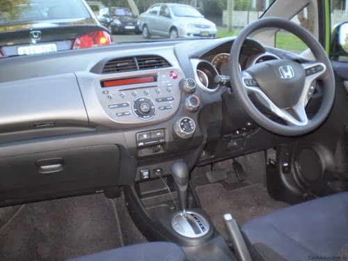 Yaris vs Jazz