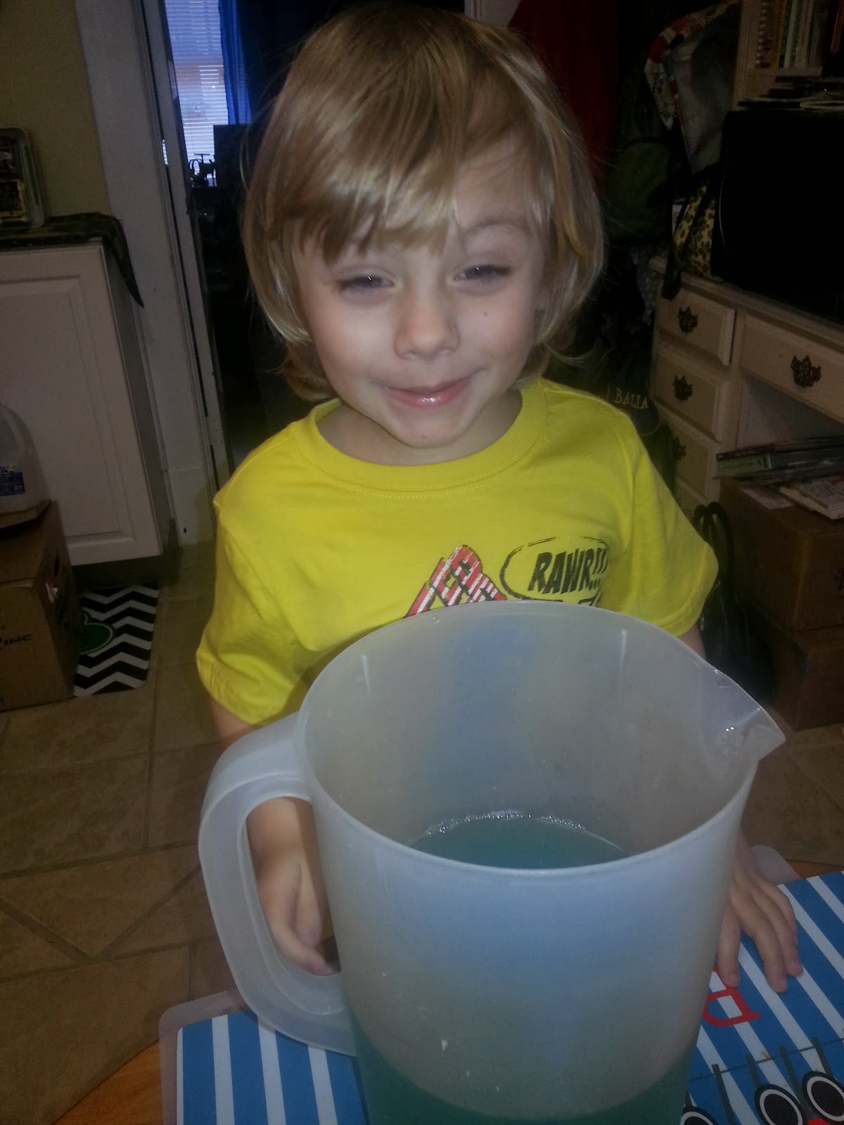 4 Ingredient Homemade Bubble Solution Mommy's Block Party