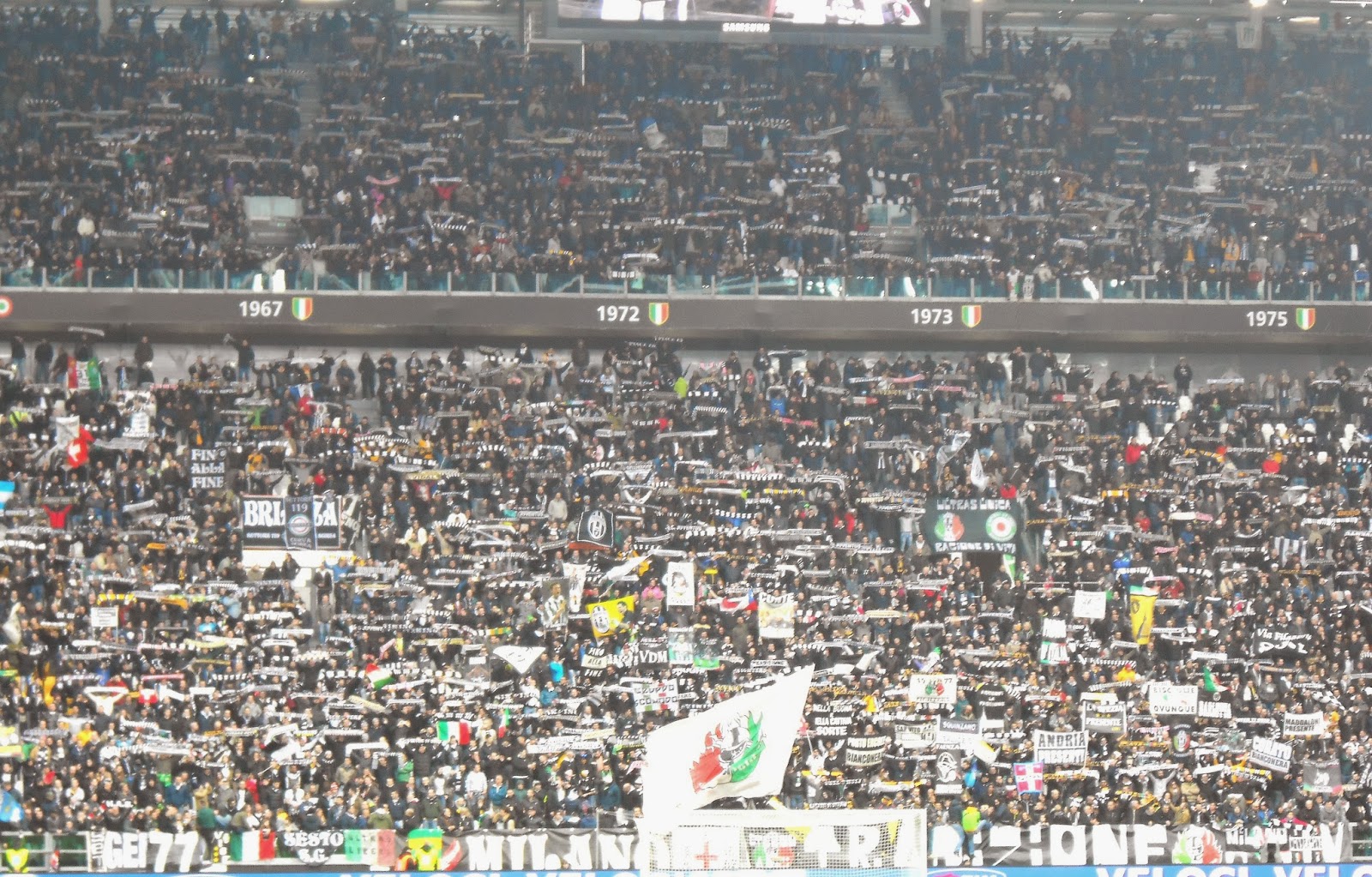 Albero Di Natale Juventus Stadium.Juve Chievo La Goba
