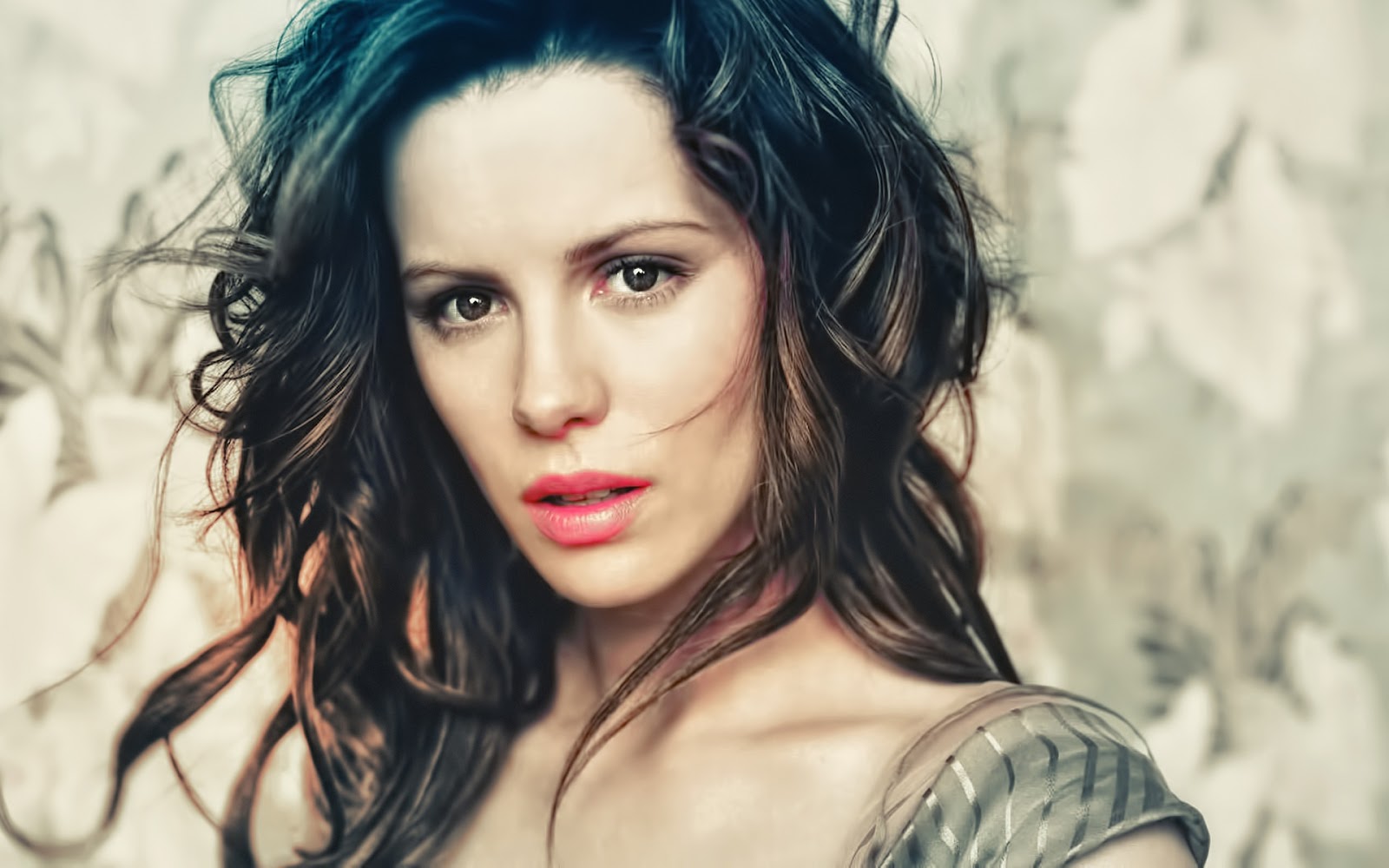 http://2.bp.blogspot.com/-NaO8qoDXqGA/UNXYmkfiYHI/AAAAAAAAAv8/W2ZPAfqN1ys/s1600/kate_beckinsale-1920x1200.jpg