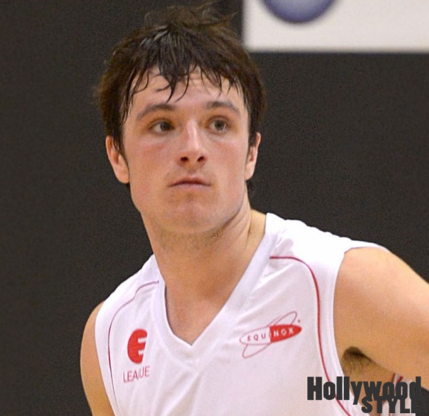 Josh Hutcherson Juego de Baloncesto en Los Angeles! Hollywood Style!