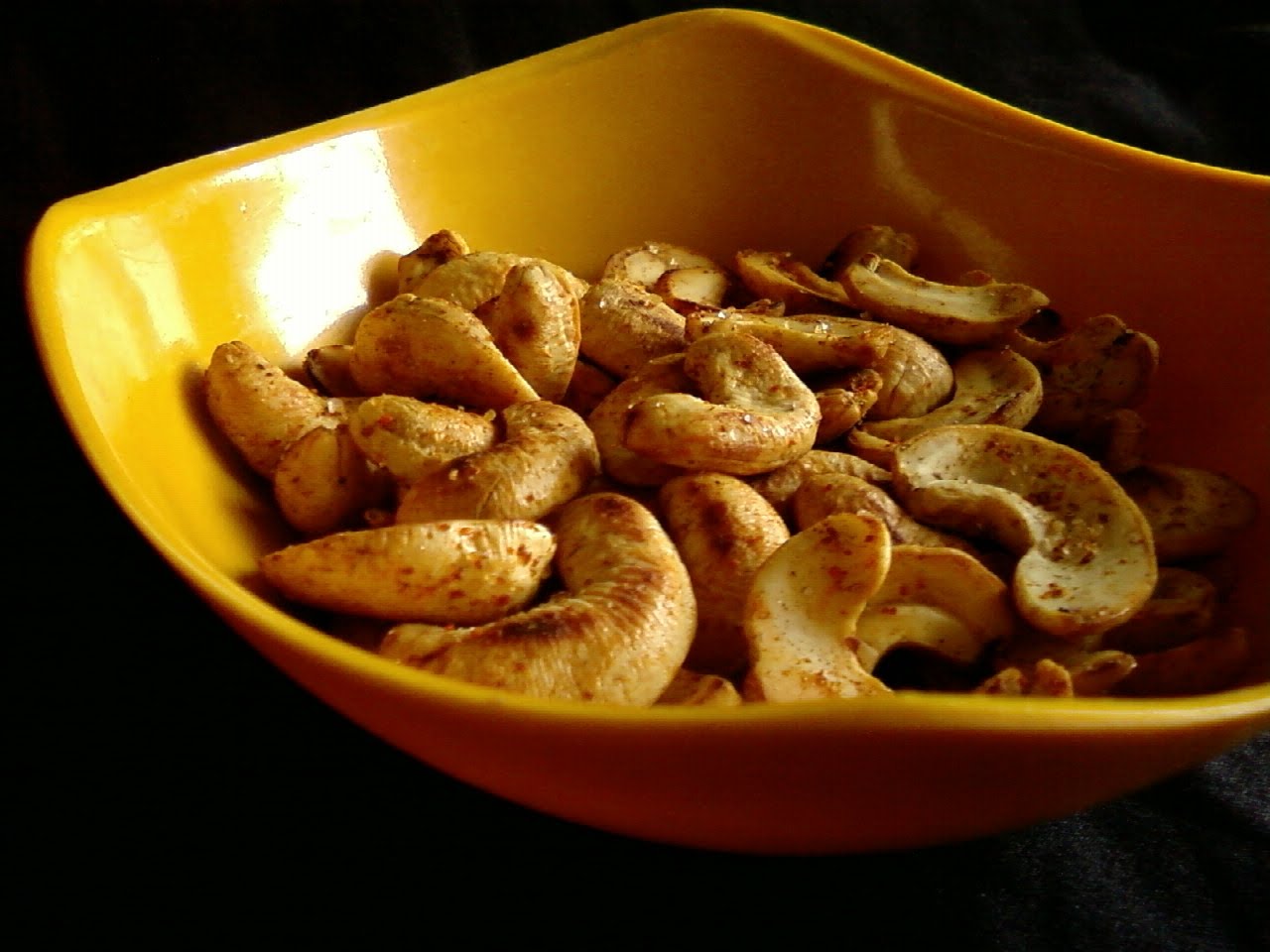Spicy Roasted Cashews Blend with Spices