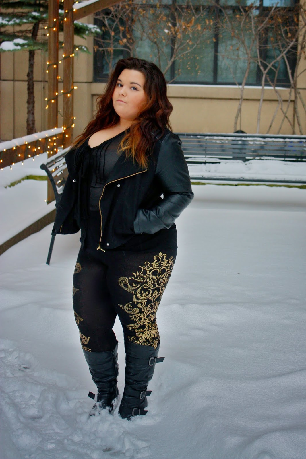 forever 21, forever 21 plus, plus size fashion, plus size fashion blogger, natalie craig, natalie in the city, chicago fashion, winter fashion, beyonce, beyonce gold, gold leggings, leather, contrast sleeves, bow tie blouse, chiffon, ombre, curly hair, thick girls, curvy girls, curvy fashion