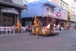 Participació de la filà Garibaldins a l´entrada de Benigànim