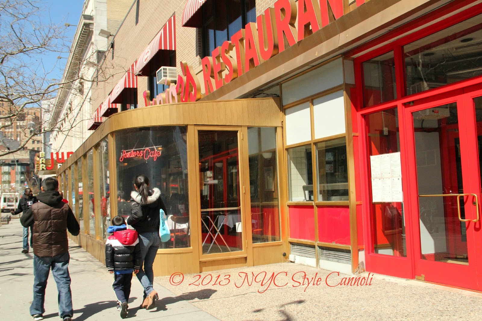 The Original Junior's in Brooklyn New York NYC, Style & a little Cannoli