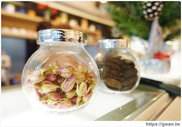 O Rose法式冰淇淋,捷運美食,捷運藍線美食,花朵冰淇淋,玫瑰花冰淇淋,少女甜點,夢幻甜點,手工冰淇淋,甜點下午茶,玫瑰花瓣,法國主廚-8