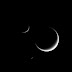 Una triplice falce nei cieli di Saturno