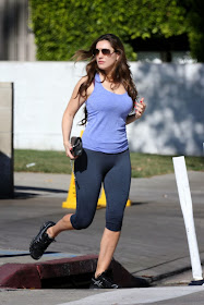 Kelly Brook Showing Pussy Lips After Gym Candids