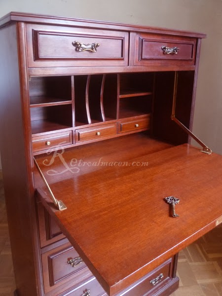 MUEBLE DE ESTILO PRECIOSO SECRETER CON LLAVE SINFONIER DE CAJONES MUEBLE DE ESTILO PRECIOSO SECRETER CON LLAVE SINFONIER DE CAJONES