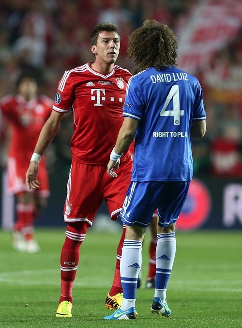 Манджукич и Луиз могут поменяться клубами